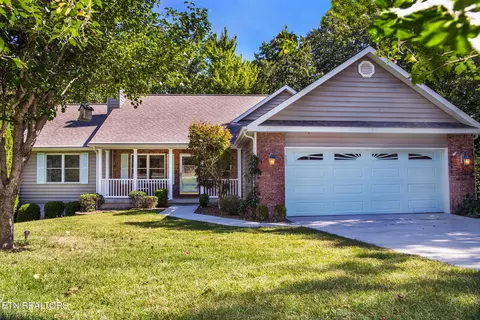 182 Canterbury Dr, Crossville, TN 38558