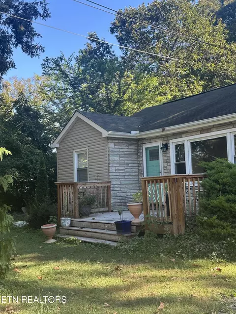 1616 Hollywood Rd, Knoxville, TN 37909