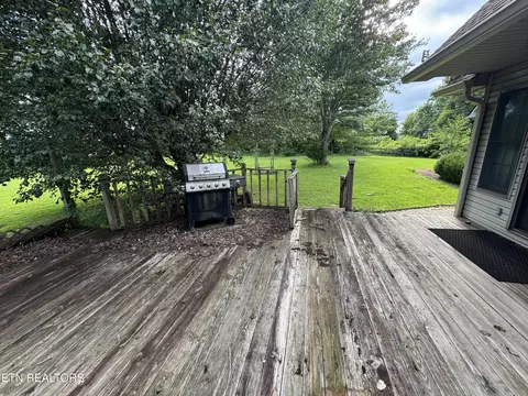 Exterior - 2961 Forge Ridge Rd, Harrogate, TN 37752 photo 7 of 8
