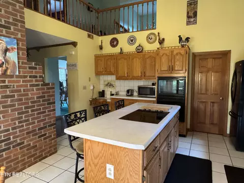 Kitchen - 2961 Forge Ridge Rd, Harrogate, TN 37752 photo 2 of 5