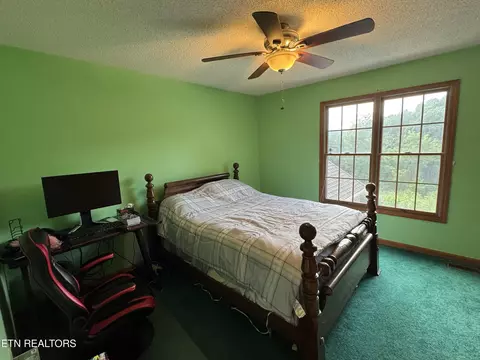 Bedroom - 2961 Forge Ridge Rd, Harrogate, TN 37752 photo 2 of 2