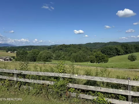 Exterior - 2961 Forge Ridge Rd, Harrogate, TN 37752 photo 5 of 8