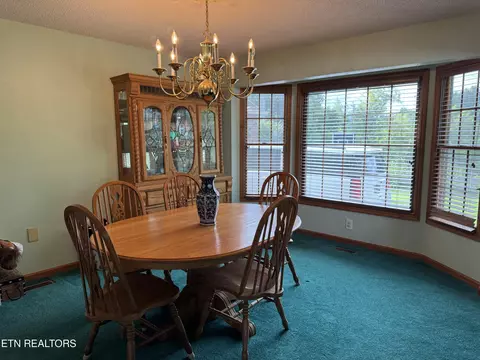 Dining - 2961 Forge Ridge Rd, Harrogate, TN 37752 photo 2 of 3