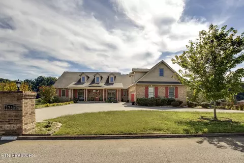 2760 River Island Blvd, Kodak, TN 37764