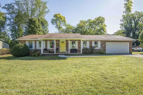 1203 E Woodshire Dr, Knoxville, TN 37922