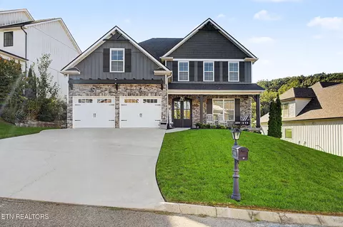 2039 Highland Ridge Ln, Knoxville, TN 37932