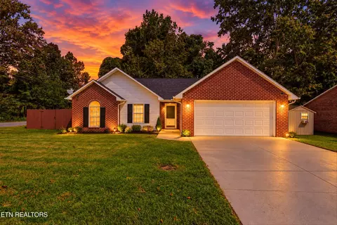 8130 Jeanie Ln, Knoxville, TN 37938