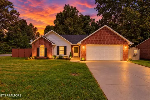8130 Jeanie Ln, Knoxville, TN 37938