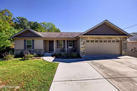 5900 Creekhead Dr, Knoxville, TN 37909