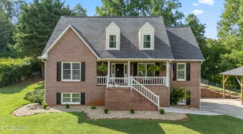 2103 Waterloo Dr, Maryville, TN 37803