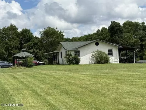 139 S Sycamore Ln, Crossville, TN 38572