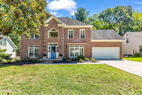 8220 Birch Run Ln, Knoxville, TN 37919