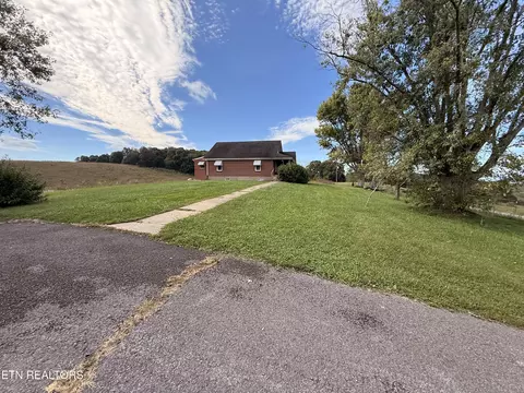 Exterior - 469 Patchwork Rd, Rose Hill, VA 24281 photo 3 of 9