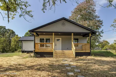 319 S Church Ave, Rockwood, TN 37854