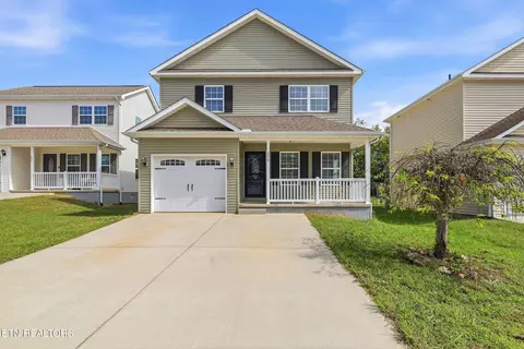 226 Heritage Crossing Dr, Maryville, TN 37804