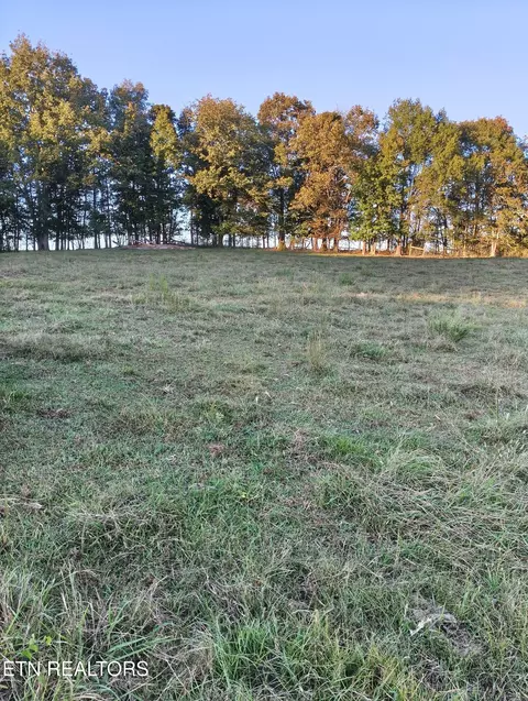 2764 Oakland Rd, Philadelphia, TN 37846