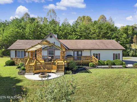 257 Mariner Point Rd, La Follette, TN 37766
