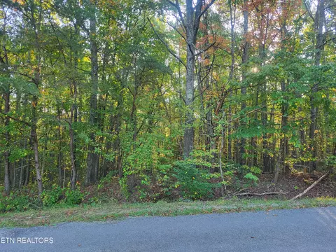 233 Malvern Rd, Crossville, TN 38558