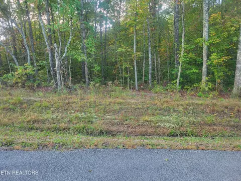 221 Malvern Rd, Crossville, TN 38558
