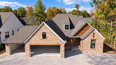 103 Laurelwood Dr, Crossville, TN 38558
