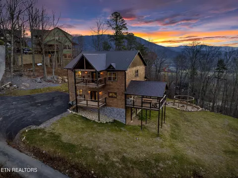 2520 Angelos Mountain Way, Pigeon Forge, TN 37862