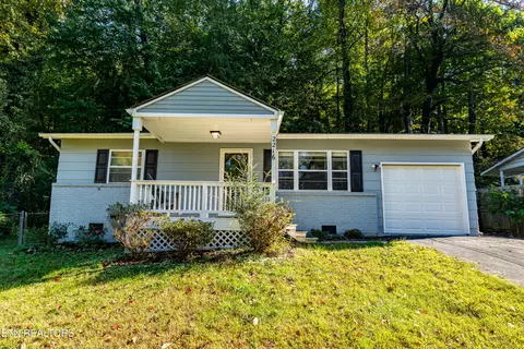 2216 Rifle Range Dr, Knoxville, TN 37918