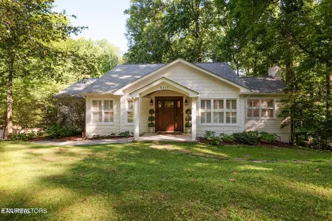 4217 SW Valencia Rd, Knoxville, TN 37919