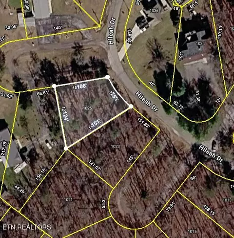 1025 Hileah Dr, Crossville, TN 38572