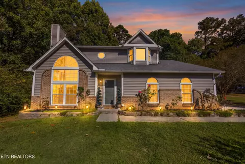 9800 Crestline Dr, Knoxville, TN 37922