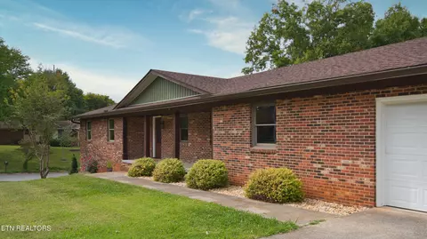 935 Devon Cir, Maryville, TN 37804