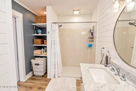 Bath - 7047 Maxwell Ter, Talbott, TN 37877 photo 2 of 3