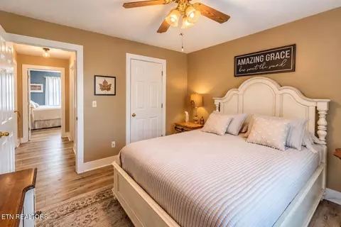 Bedroom - 7047 Maxwell Ter, Talbott, TN 37877 photo 4 of 7
