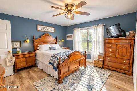 Bedroom - 7047 Maxwell Ter, Talbott, TN 37877 photo 5 of 7