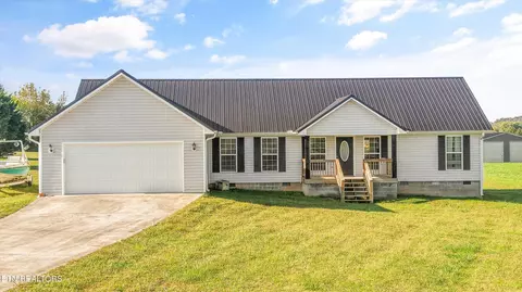 935 Oakland Rd, Sweetwater, TN 37874