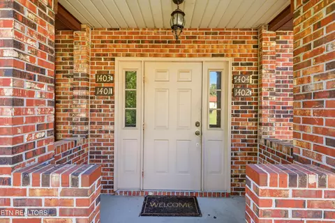 810 Highland Dr #1402, Knoxville, TN 37912