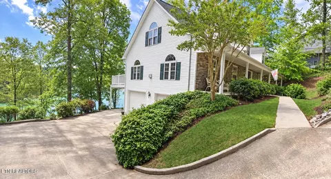 1089 Big Creek Rd, La Follette, TN 37766