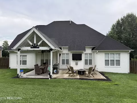 3825 Holly Berry Dr, Knoxville, TN 37938