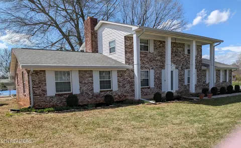 302 Jackson Hills Dr, Maryville, TN 37804