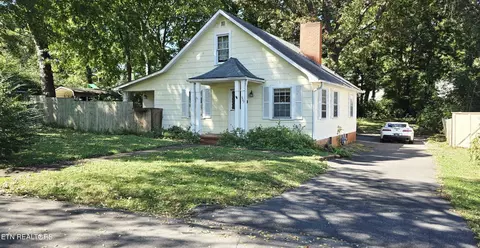 907 Sterling Ave, Maryville, TN 37803