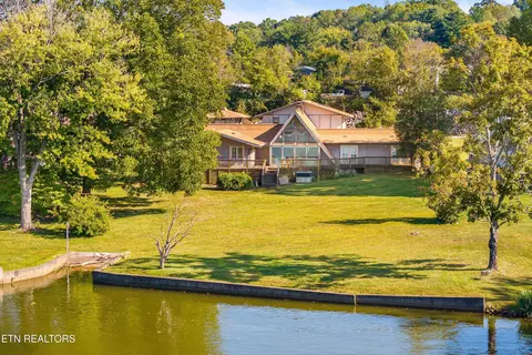 4827 Riversedge Rd, Louisville, TN 37777