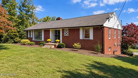 222 Belleaire Dr, Farragut, TN 37934