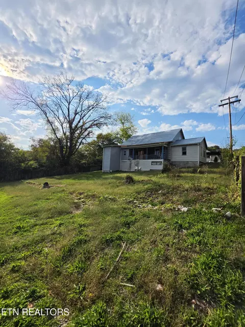 900 W Broadway St, Lenoir City, TN 37771