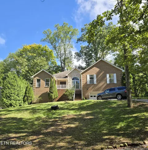 713 Jameswood Dr, Maryville, TN 37804