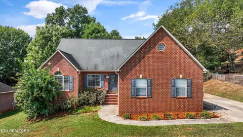 4931 Shannon Run Dr, Knoxville, TN 37918