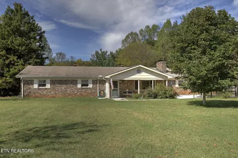 1412 Hillvale Rd, Louisville, TN 37777