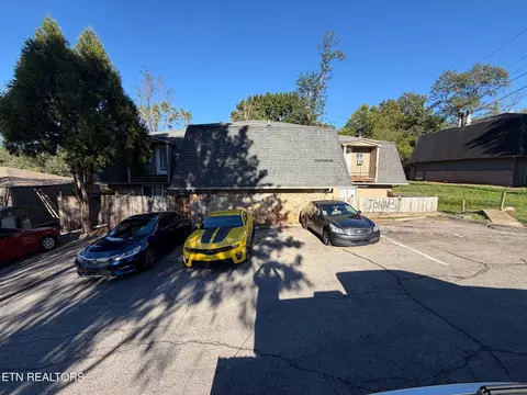 9105 Woodpark Ln, Knoxville, TN 37923
