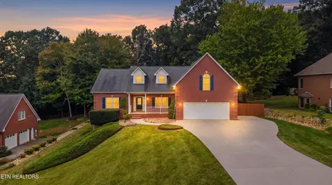 2560 Hirst Cir, Lenoir City, TN 37772