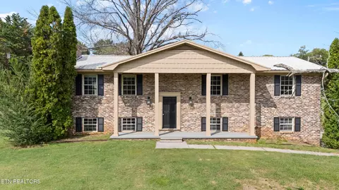913 Windemere Cir, Maryville, TN 37804