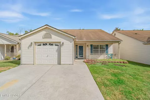 521 Ravenwood Dr, Maryville, TN 37801