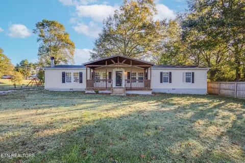 174 Hamilton St, Strawberry Plains, TN 37871